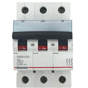 INTERRUPTOR TERMOMAGNÉTICO 3X63A, 10KA-220V.